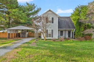 149 Bumpus Mill Rd in Oak Grove, KY - Building Photo