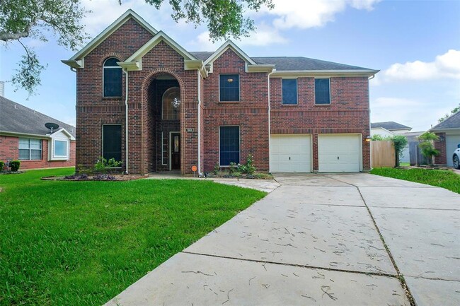 property at 1908 Oak Hollow Dr W
