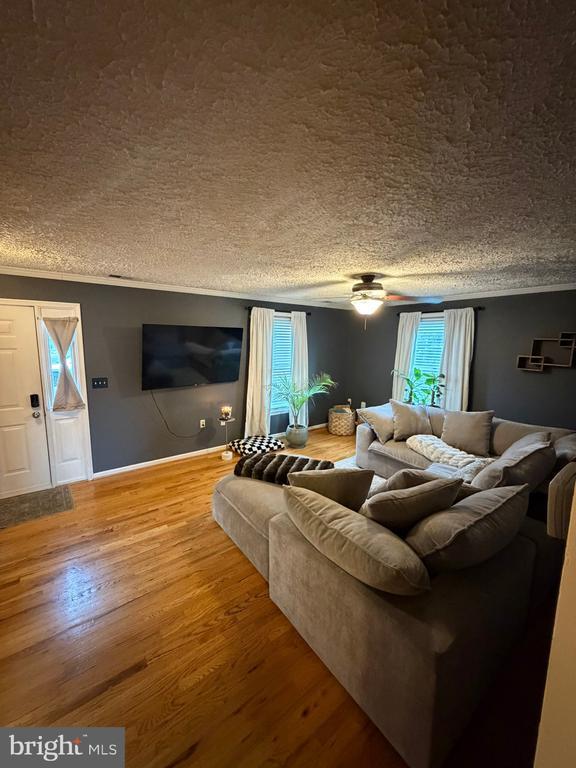 281 Tall Oak Dr in Charles Town, WV - Building Photo - Building Photo