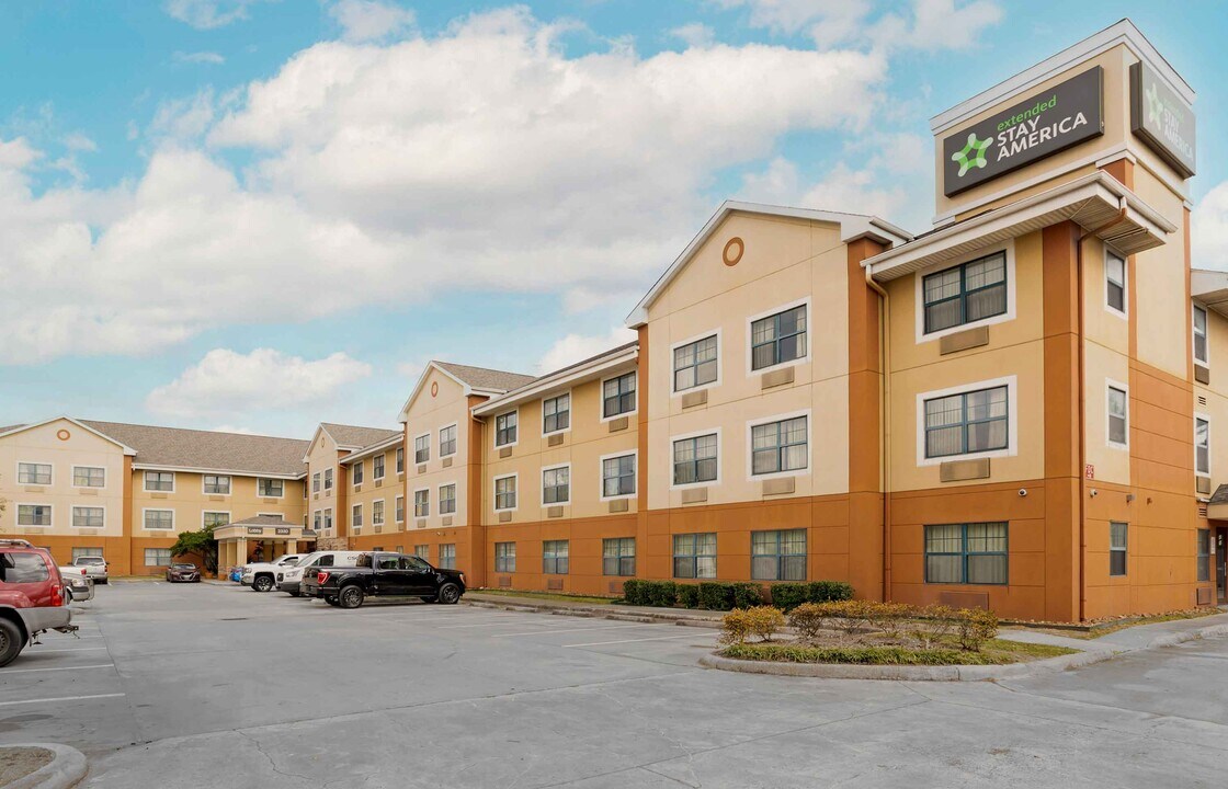 Furnished Studio-Houston - Greenway Plaza in Houston, TX - Foto de edificio