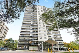 205-230 SPEERS Rd in Toronto, ON - Building Photo - Building Photo