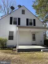 12109 E Gate Ln in King George, VA - Building Photo