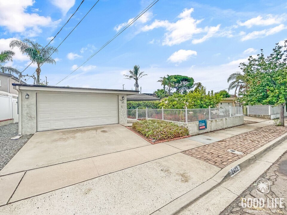 2473 Bartel St in San Diego, CA - Building Photo