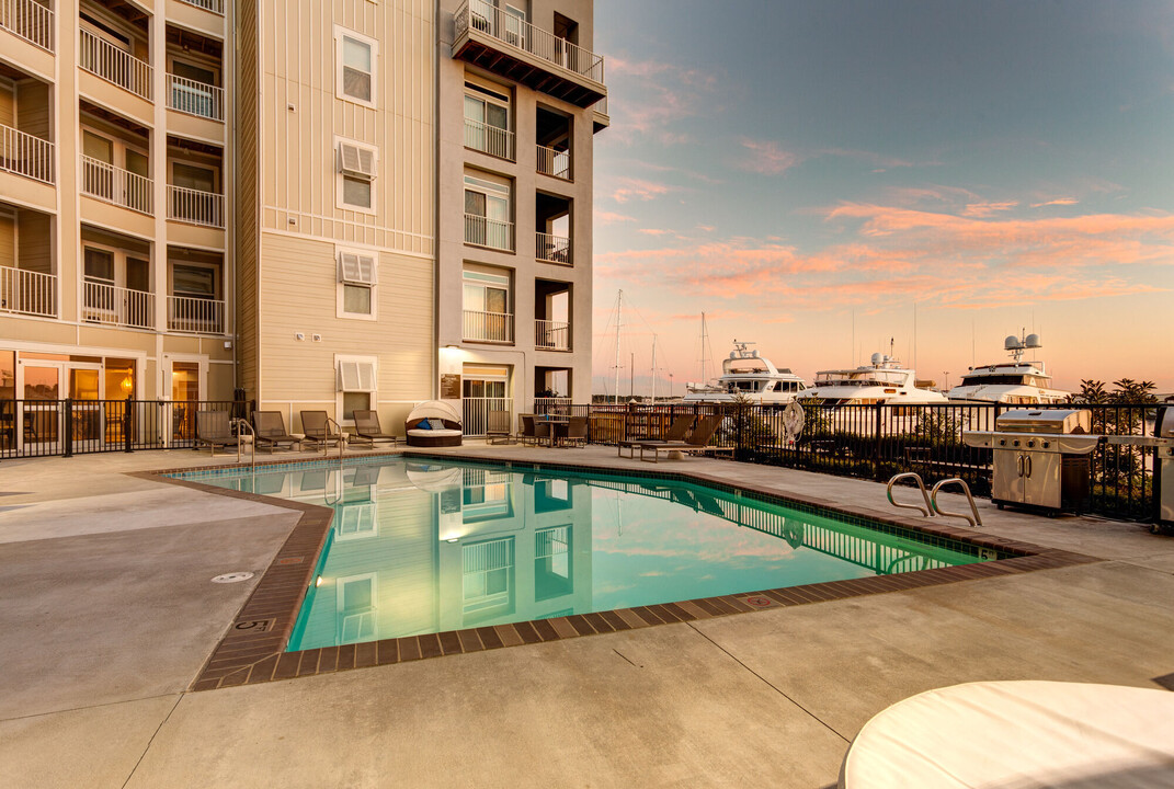 East Beach Marina in Norfolk, VA - Foto de edificio