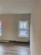 219 Albion St, Unit 3 in Wakefield, MA - Foto de edificio - Building Photo