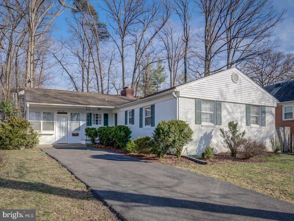 31 Fort Williams Pkwy in Alexandria, VA - Building Photo