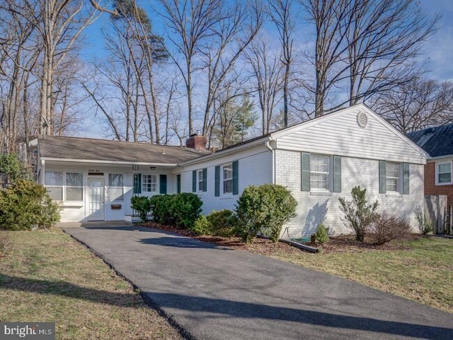 property at 31 Fort Williams Pkwy
