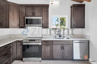 10950 Saticoy St in Los Angeles, CA - Building Photo - Building Photo