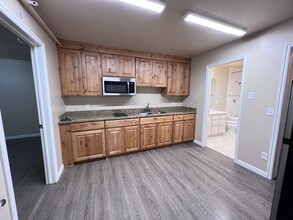 1060 Louis St in Hildale, UT - Foto de edificio - Building Photo