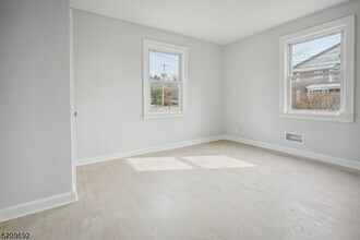 2 Meeker Pl-Unit -2 in Millburn, NJ - Building Photo - Building Photo