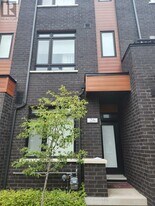 370 Red Maple Rd in Richmond Hill, ON - Building Photo