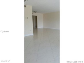 1075 92nd St-Unit -# 3044 in Bay Harbor Islands, FL - Building Photo - Building Photo