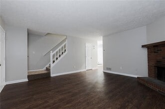 284 Timber Creek Ln SW in Marietta, GA - Building Photo - Building Photo