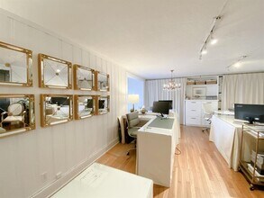 1840 Westheimer Rd in Houston, TX - Building Photo - Building Photo