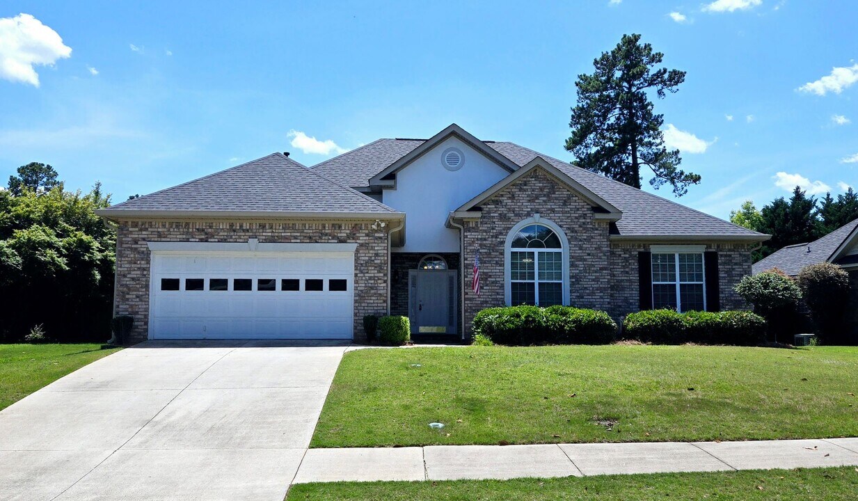 1203 Windsor St in Evans, GA - Building Photo