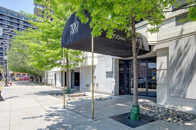 700 Grove St in Jersey City, NJ - Building Photo - Building Photo