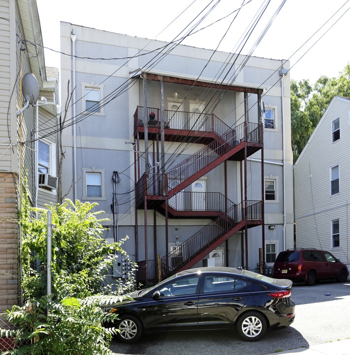 107-109 17th St in Paterson, NJ - Building Photo