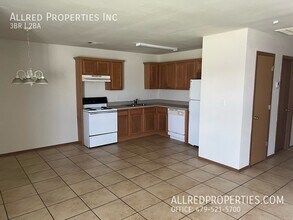 407 E Asher Ct in Rogers, AR - Building Photo - Building Photo