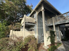 75 Shoreline Ct in Richmond, CA - Building Photo