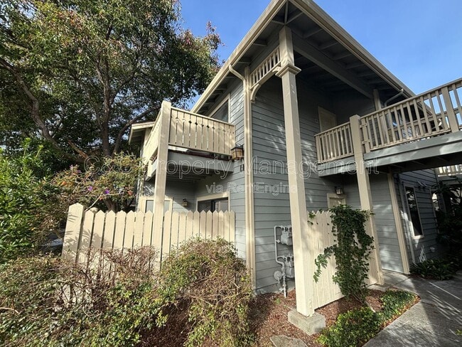 property at 75 Shoreline Ct