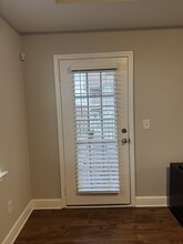 8205 Lenox Creekside Dr, Unit L-11 in Antioch, TN - Building Photo - Building Photo