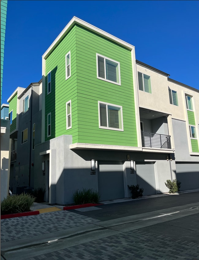 1989 Affinity Ln in Chula Vista, CA - Building Photo - Building Photo