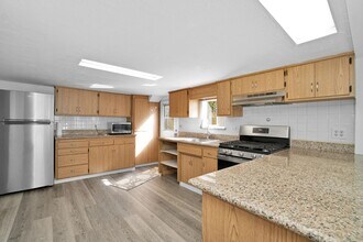 531 Taylor Ave in Alameda, CA - Building Photo - Building Photo