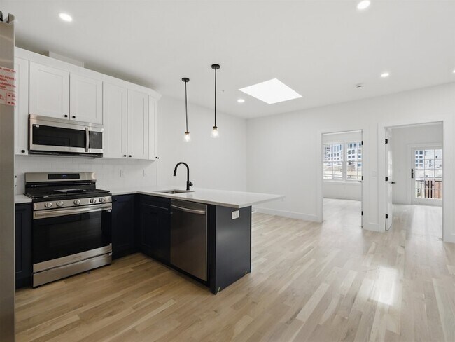 633 Newark Ave in Jersey City, NJ - Building Photo - Building Photo