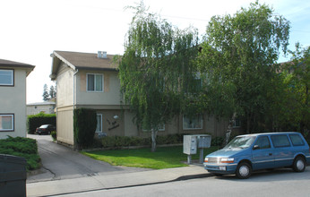 Brentwood Apartments in Santa Clara, CA - Building Photo - Building Photo