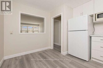 84 Mill St in Halton Hills, ON - Building Photo - Building Photo