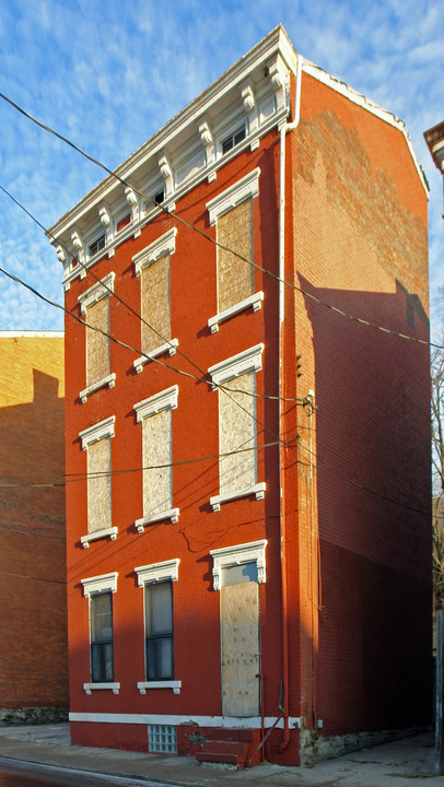 308 W McMicken Ave in Cincinnati, OH - Building Photo