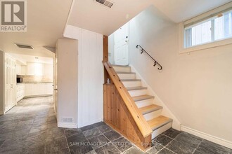 2588 Lundigan Dr in Mississauga, ON - Building Photo - Building Photo