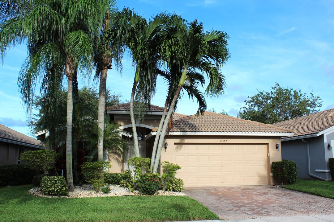 12082 Roma Rd in Boynton Beach, FL - Building Photo