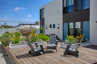 Abbot Lofts in Venice, CA - Foto de edificio - Building Photo