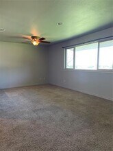 2105 W Pearl St in Granbury, TX - Building Photo - Building Photo