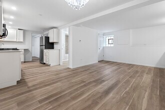 4701 W Berteau Ave in Chicago, IL - Building Photo - Building Photo