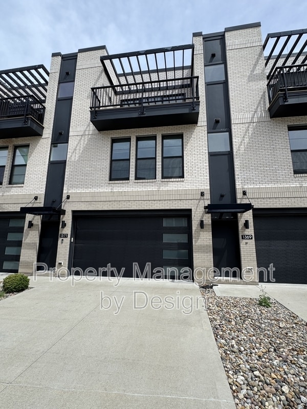 property at 1371 Keosauqua Way