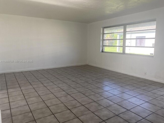 5904 SW 27th St, Unit S in West Park, FL - Building Photo - Building Photo