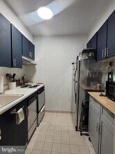 224 W Rittenhouse Square in Philadelphia, PA - Building Photo - Building Photo