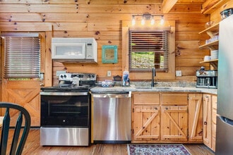 3053 Brothers Way in Pigeon Forge, TN - Building Photo - Building Photo