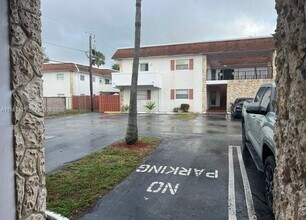 321 SW 1st Ct in Pompano Beach, FL - Building Photo - Building Photo