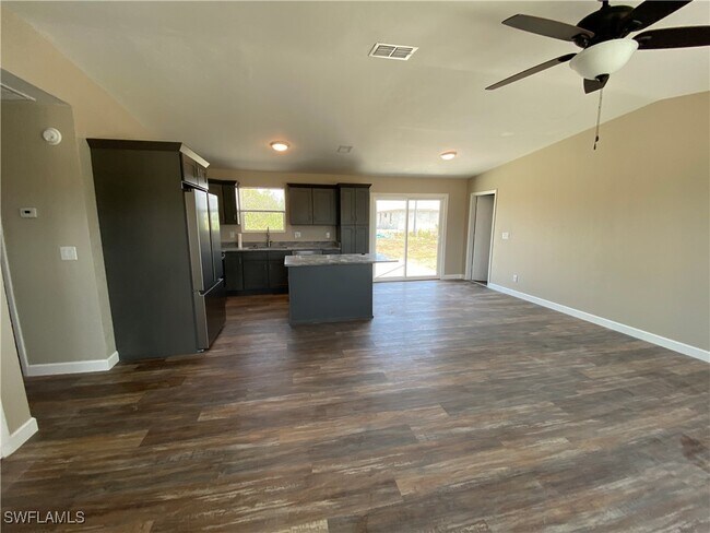 1415 NE 18th St in Cape Coral, FL - Building Photo - Building Photo