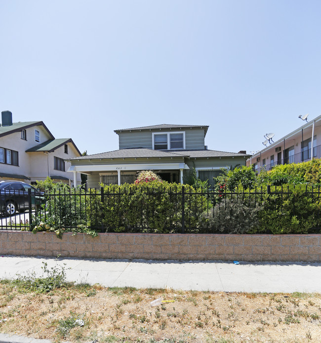 247 S Hoover St in Los Angeles, CA - Foto de edificio - Building Photo