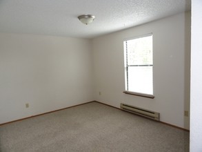 5219 S Orchard St-Unit -B in Tacoma, WA - Foto de edificio - Building Photo