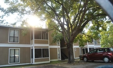 The Springs Apartment in Albany, GA - Building Photo - Building Photo