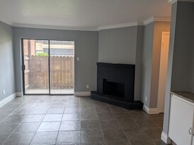 9000 Bissonnet St in Houston, TX - Building Photo