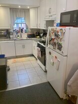 117 Lake Shore Rd, Unit 4 in Boston, MA - Building Photo