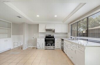 2614 Crestmoor Ct in Arlington, TX - Building Photo - Building Photo