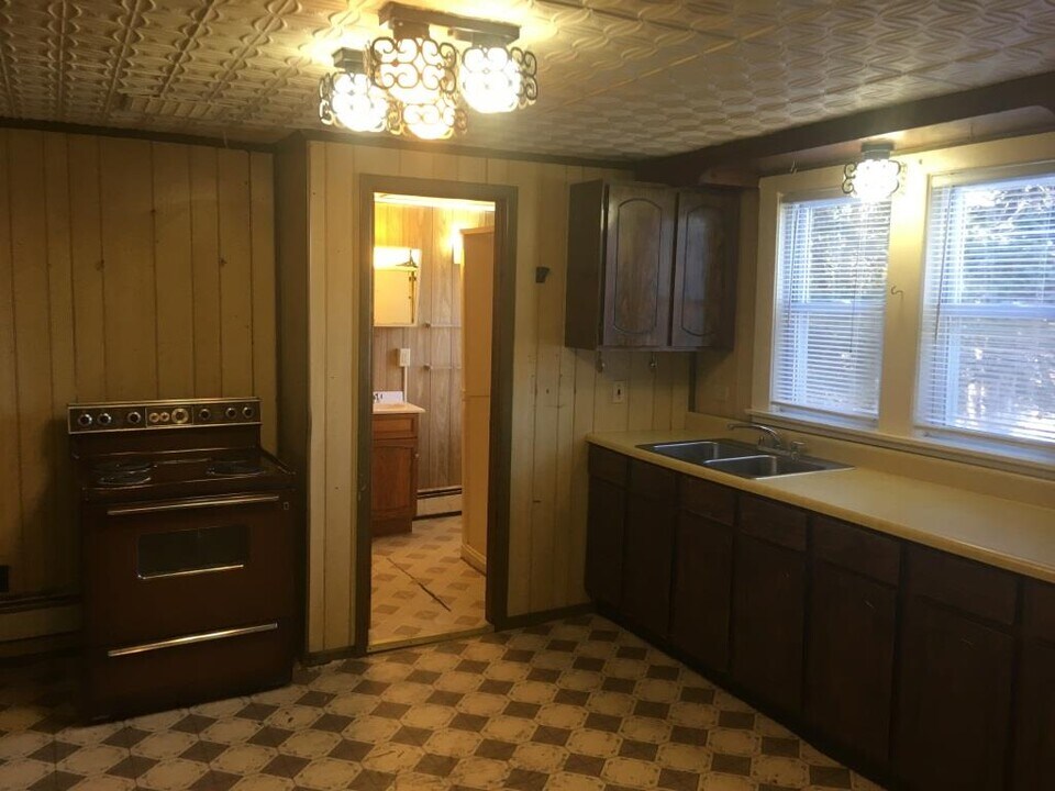 468 Union St in Bangor, ME - Building Photo