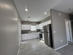 1123 N 14th Ave-Unit -unit 2 in Tucson, AZ - Building Photo - Building Photo